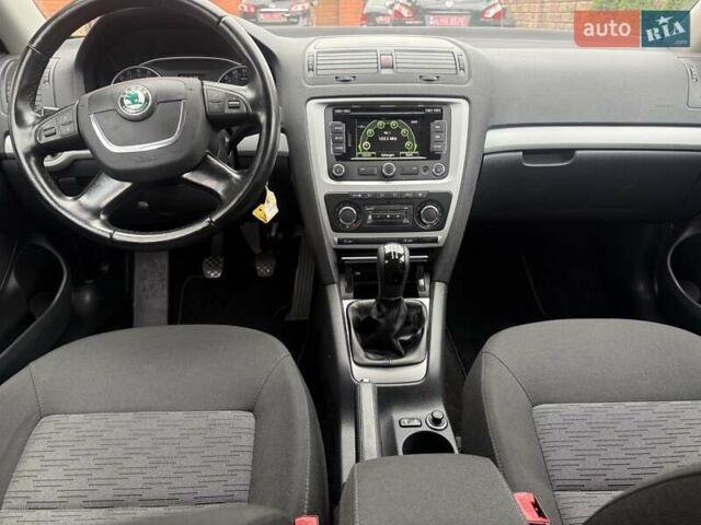 Черный Шкода Октавия, объемом двигателя 1.6 л и пробегом 218 тыс. км за 8450 $, фото 35 на Automoto.ua