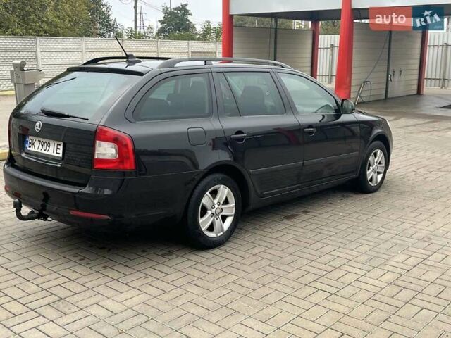 Черный Шкода Октавия, объемом двигателя 1.6 л и пробегом 260 тыс. км за 8200 $, фото 3 на Automoto.ua