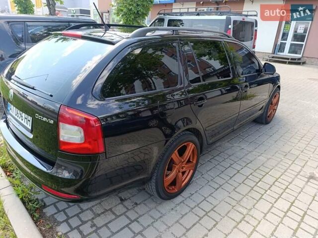 Черный Шкода Октавия, объемом двигателя 1.6 л и пробегом 319 тыс. км за 8500 $, фото 1 на Automoto.ua