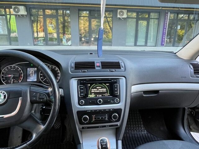 Черный Шкода Октавия, объемом двигателя 1.6 л и пробегом 340 тыс. км за 7699 $, фото 5 на Automoto.ua