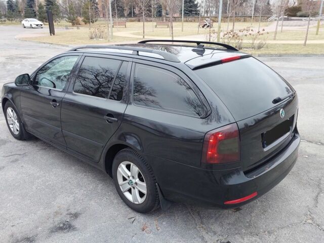 Черный Шкода Октавия, объемом двигателя 1.2 л и пробегом 269 тыс. км за 7100 $, фото 1 на Automoto.ua