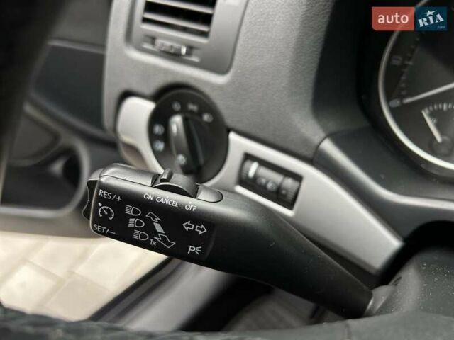 Черный Шкода Октавия, объемом двигателя 1.8 л и пробегом 195 тыс. км за 9750 $, фото 21 на Automoto.ua