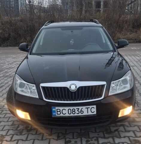 Черный Шкода Октавия, объемом двигателя 2 л и пробегом 294 тыс. км за 7800 $, фото 1 на Automoto.ua