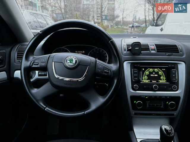 Чорний Шкода Октавія, об'ємом двигуна 1.6 л та пробігом 270 тис. км за 9000 $, фото 8 на Automoto.ua