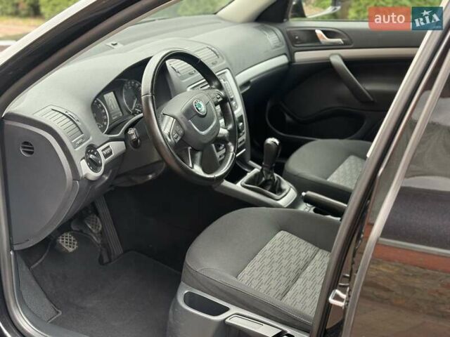 Черный Шкода Октавия, объемом двигателя 1.6 л и пробегом 218 тыс. км за 8450 $, фото 27 на Automoto.ua