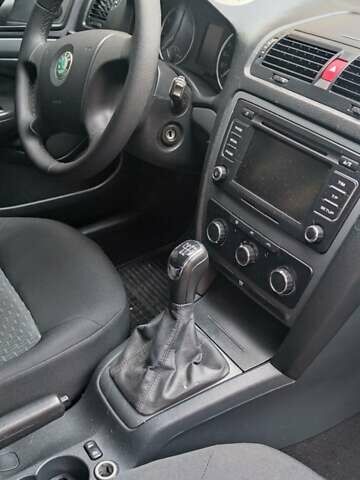 Черный Шкода Октавия, объемом двигателя 1.6 л и пробегом 270 тыс. км за 7300 $, фото 13 на Automoto.ua