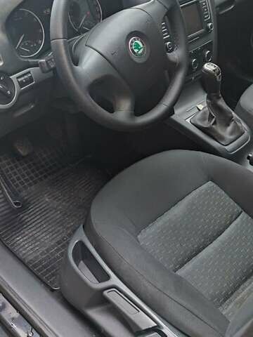 Черный Шкода Октавия, объемом двигателя 1.6 л и пробегом 270 тыс. км за 7300 $, фото 10 на Automoto.ua