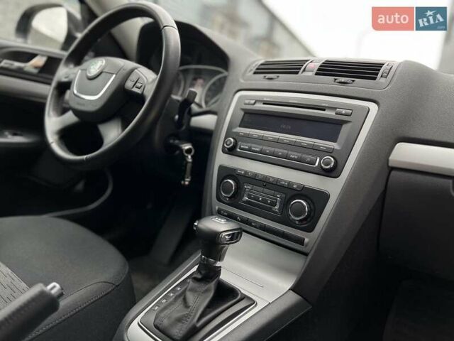 Черный Шкода Октавия, объемом двигателя 1.8 л и пробегом 195 тыс. км за 9750 $, фото 27 на Automoto.ua