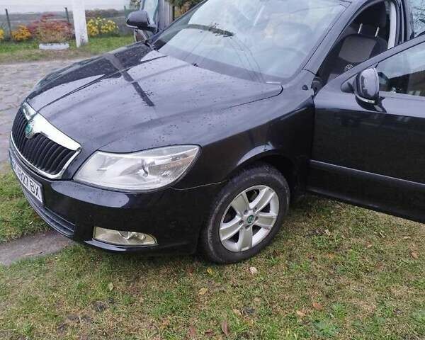 Черный Шкода Октавия, объемом двигателя 1.6 л и пробегом 320 тыс. км за 7200 $, фото 2 на Automoto.ua