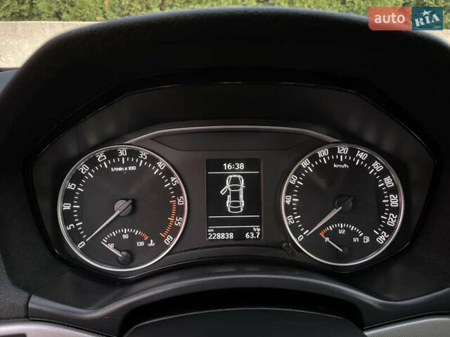 Чорний Шкода Октавія, об'ємом двигуна 2 л та пробігом 228 тис. км за 10799 $, фото 107 на Automoto.ua