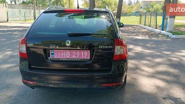 Черный Шкода Октавия, объемом двигателя 2 л и пробегом 201 тыс. км за 11200 $, фото 4 на Automoto.ua