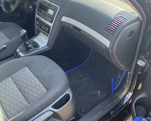 Черный Шкода Октавия, объемом двигателя 1.97 л и пробегом 285 тыс. км за 9700 $, фото 7 на Automoto.ua