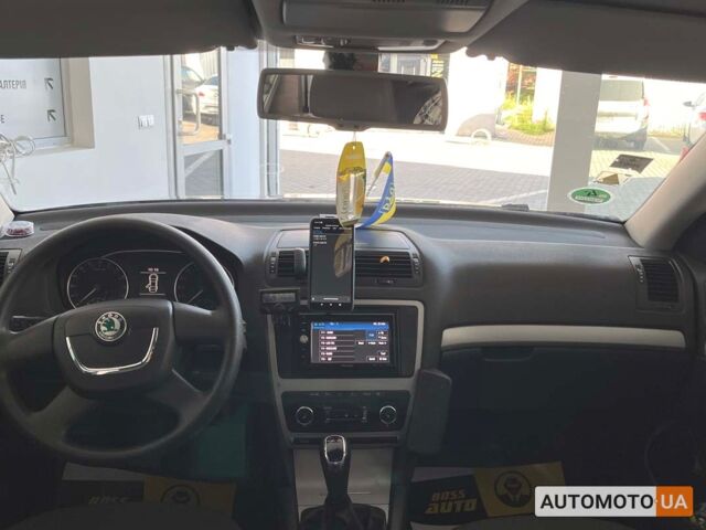 Черный Шкода Октавия, объемом двигателя 1.6 л и пробегом 262 тыс. км за 9200 $, фото 13 на Automoto.ua