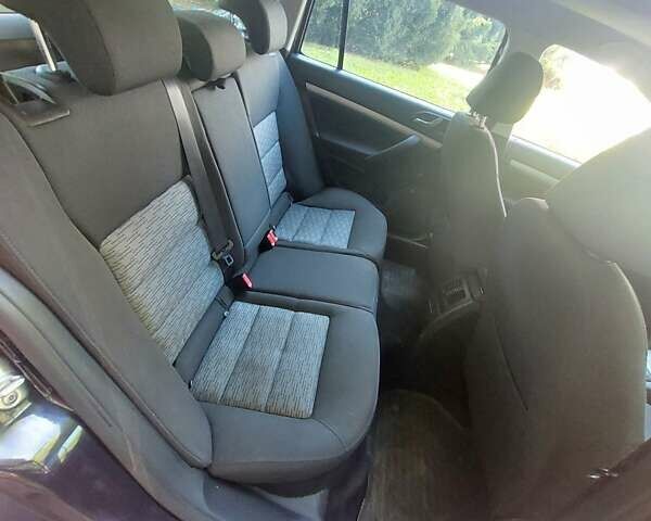 Черный Шкода Октавия, объемом двигателя 1.6 л и пробегом 240 тыс. км за 7950 $, фото 1 на Automoto.ua