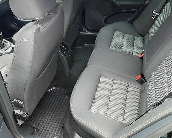 Чорний Шкода Октавія, об'ємом двигуна 1.6 л та пробігом 266 тис. км за 8000 $, фото 7 на Automoto.ua