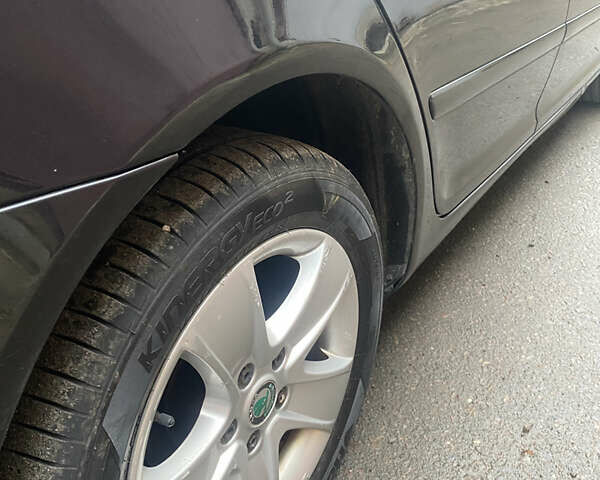 Чорний Шкода Октавія, об'ємом двигуна 1.6 л та пробігом 236 тис. км за 9000 $, фото 5 на Automoto.ua