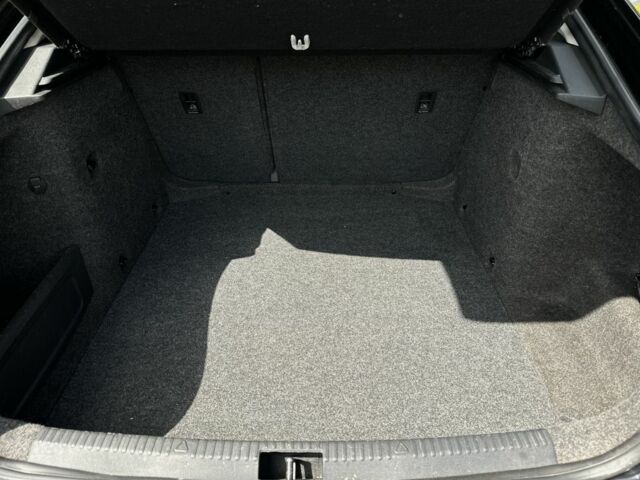 Черный Шкода Октавия, объемом двигателя 1.6 л и пробегом 225 тыс. км за 9500 $, фото 8 на Automoto.ua