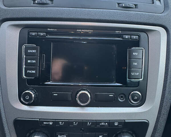 Чорний Шкода Октавія, об'ємом двигуна 1.4 л та пробігом 310 тис. км за 8900 $, фото 4 на Automoto.ua