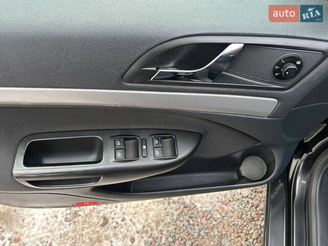 Чорний Шкода Октавія, об'ємом двигуна 1.8 л та пробігом 184 тис. км за 7500 $, фото 19 на Automoto.ua