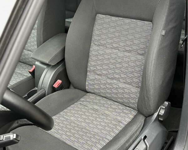 Черный Шкода Октавия, объемом двигателя 1.6 л и пробегом 207 тыс. км за 8999 $, фото 31 на Automoto.ua