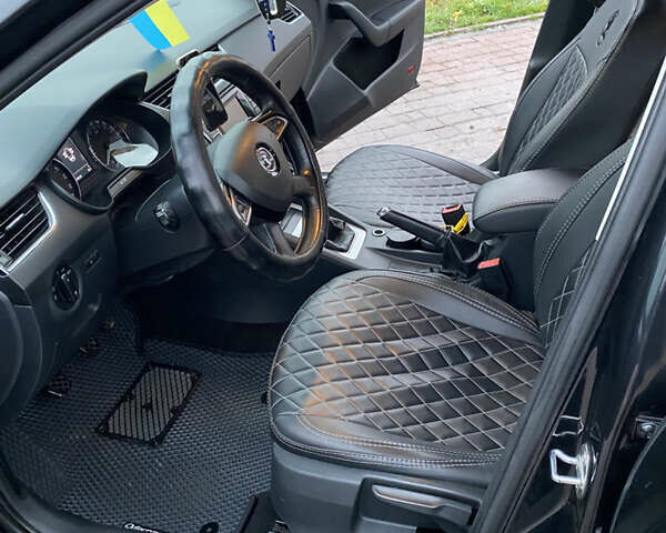 Чорний Шкода Октавія, об'ємом двигуна 1.6 л та пробігом 338 тис. км за 9300 $, фото 11 на Automoto.ua