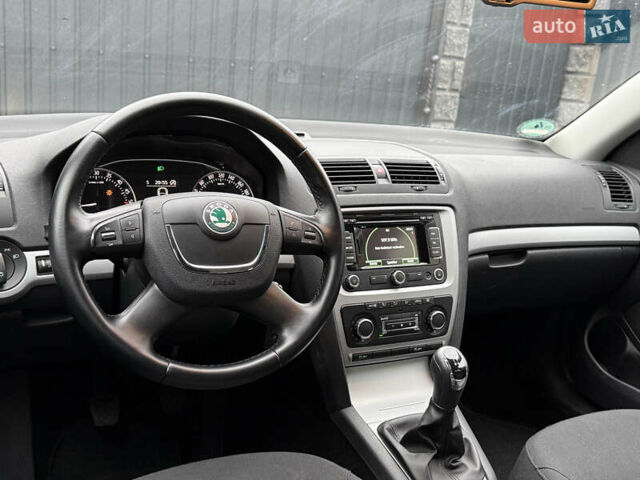 Черный Шкода Октавия, объемом двигателя 1.6 л и пробегом 207 тыс. км за 8999 $, фото 28 на Automoto.ua