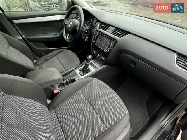 Черный Шкода Октавия, объемом двигателя 2 л и пробегом 301 тыс. км за 9999 $, фото 11 на Automoto.ua