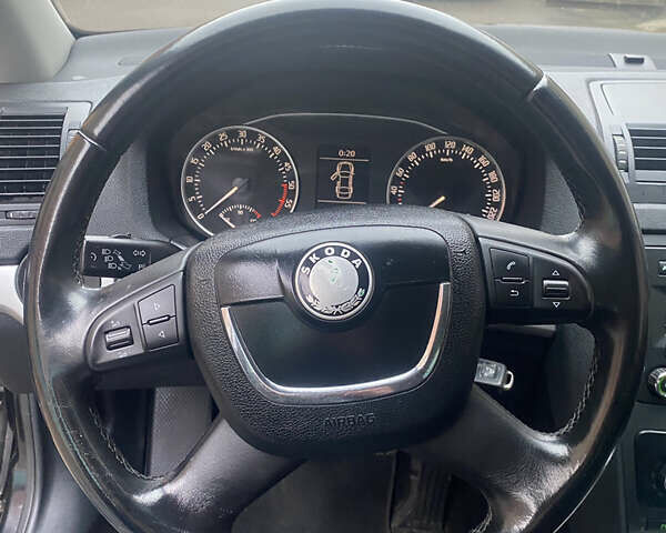 Чорний Шкода Октавія, об'ємом двигуна 1.6 л та пробігом 236 тис. км за 9000 $, фото 41 на Automoto.ua