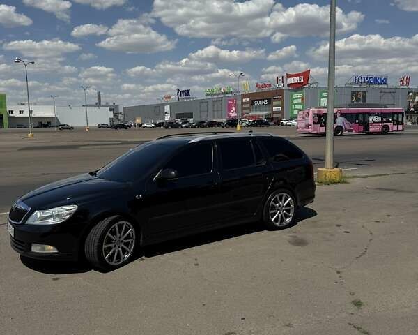 Чорний Шкода Октавія, об'ємом двигуна 2 л та пробігом 330 тис. км за 9800 $, фото 3 на Automoto.ua