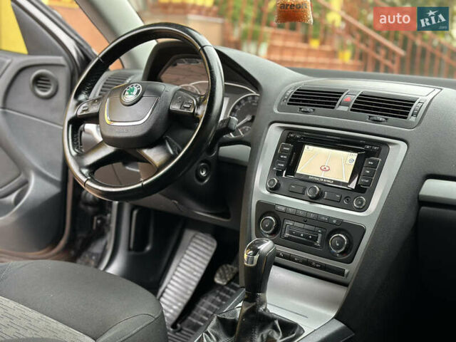 Черный Шкода Октавия, объемом двигателя 1.6 л и пробегом 299 тыс. км за 8200 $, фото 46 на Automoto.ua