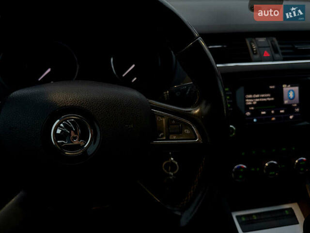 Черный Шкода Октавия, объемом двигателя 1.6 л и пробегом 335 тыс. км за 10000 $, фото 17 на Automoto.ua