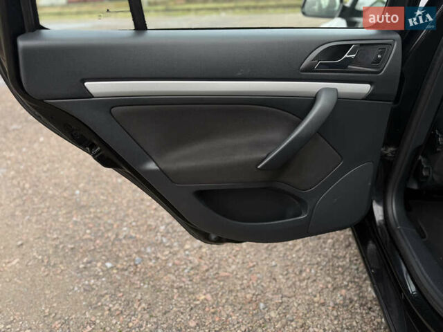 Черный Шкода Октавия, объемом двигателя 1.6 л и пробегом 208 тыс. км за 9100 $, фото 17 на Automoto.ua