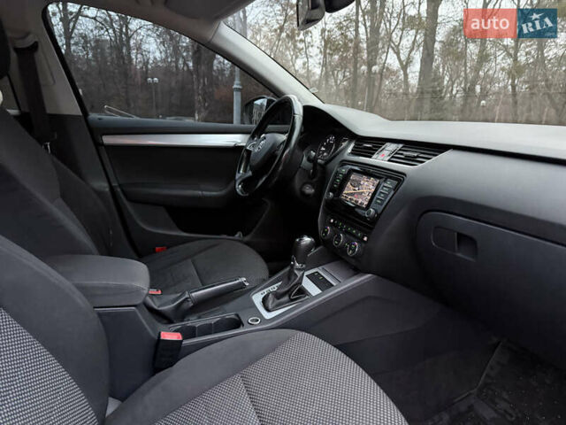 Черный Шкода Октавия, объемом двигателя 1.6 л и пробегом 330 тыс. км за 10300 $, фото 47 на Automoto.ua