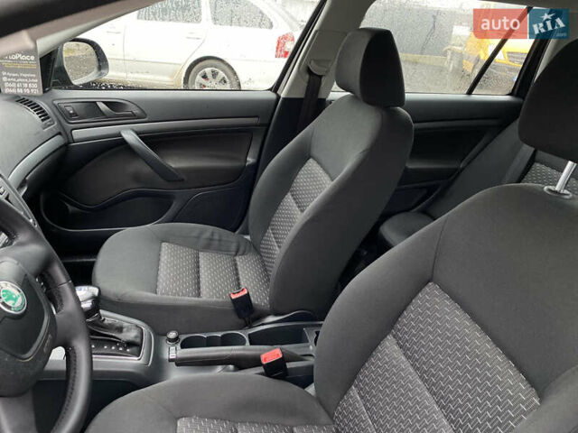 Черный Шкода Октавия, объемом двигателя 1.6 л и пробегом 258 тыс. км за 8500 $, фото 16 на Automoto.ua