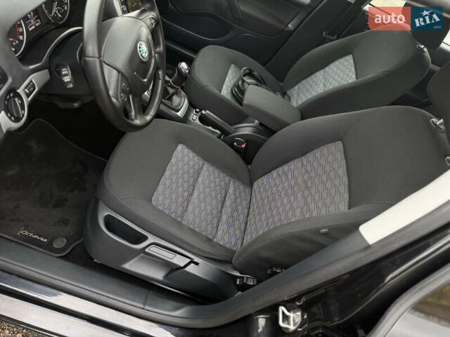 Черный Шкода Октавия, объемом двигателя 1.6 л и пробегом 208 тыс. км за 9100 $, фото 9 на Automoto.ua