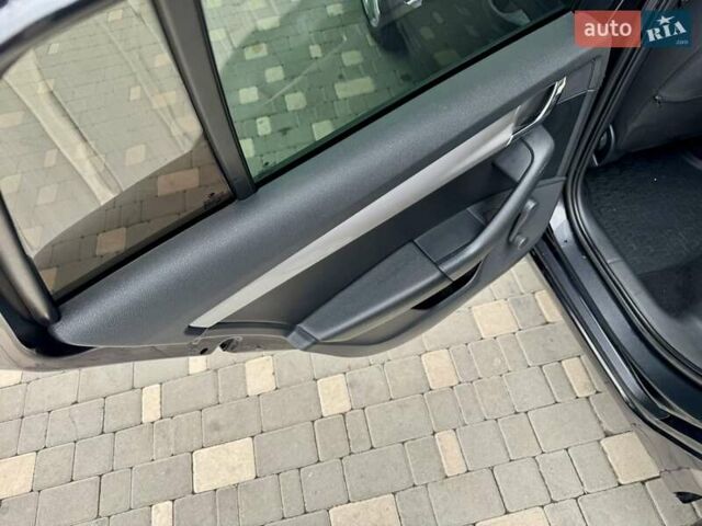 Черный Шкода Октавия, объемом двигателя 1.2 л и пробегом 292 тыс. км за 6999 $, фото 94 на Automoto.ua