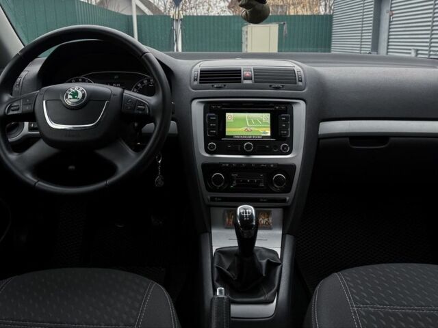 Чорний Шкода Октавія, об'ємом двигуна 1.6 л та пробігом 132 тис. км за 8300 $, фото 8 на Automoto.ua