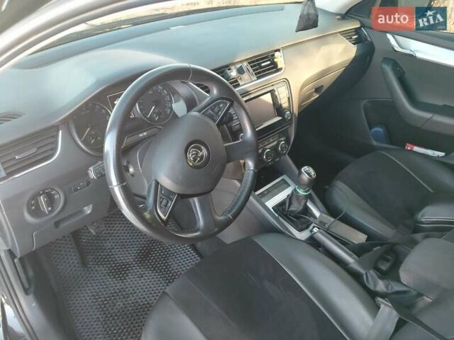 Черный Шкода Октавия, объемом двигателя 1.6 л и пробегом 280 тыс. км за 10900 $, фото 10 на Automoto.ua