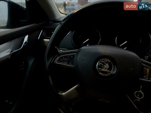 Черный Шкода Октавия, объемом двигателя 1.6 л и пробегом 335 тыс. км за 10000 $, фото 16 на Automoto.ua