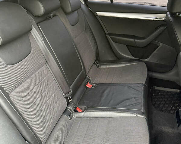 Черный Шкода Октавия, объемом двигателя 1.97 л и пробегом 260 тыс. км за 14500 $, фото 18 на Automoto.ua