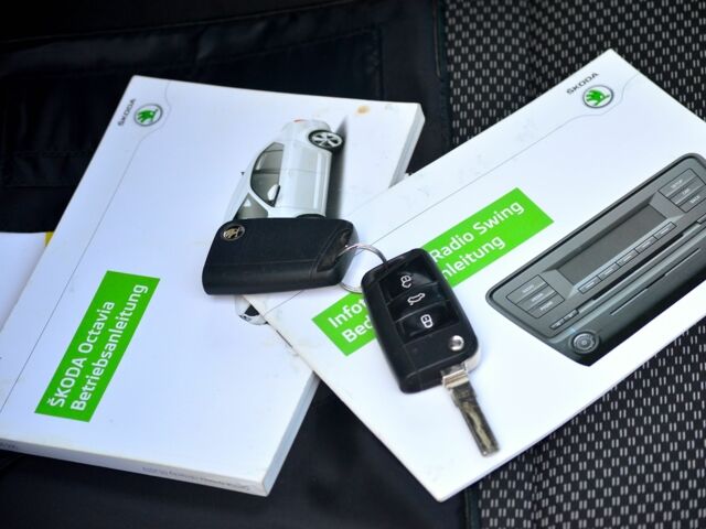 Черный Шкода Октавия, объемом двигателя 1.6 л и пробегом 148 тыс. км за 10500 $, фото 17 на Automoto.ua