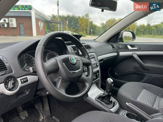 Черный Шкода Октавия, объемом двигателя 1.6 л и пробегом 238 тыс. км за 8100 $, фото 41 на Automoto.ua