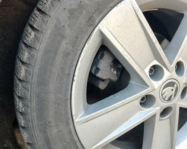 Черный Шкода Октавия, объемом двигателя 1.6 л и пробегом 252 тыс. км за 10999 $, фото 22 на Automoto.ua