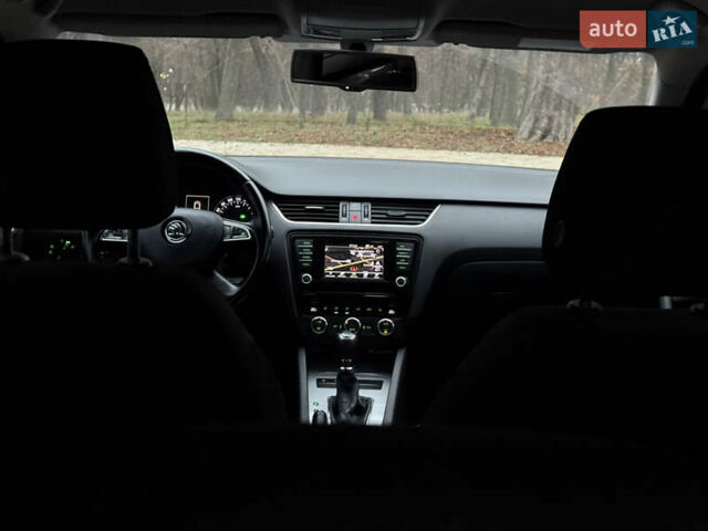 Черный Шкода Октавия, объемом двигателя 1.6 л и пробегом 330 тыс. км за 10300 $, фото 55 на Automoto.ua