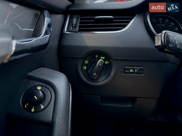 Черный Шкода Октавия, объемом двигателя 1.6 л и пробегом 335 тыс. км за 10000 $, фото 11 на Automoto.ua