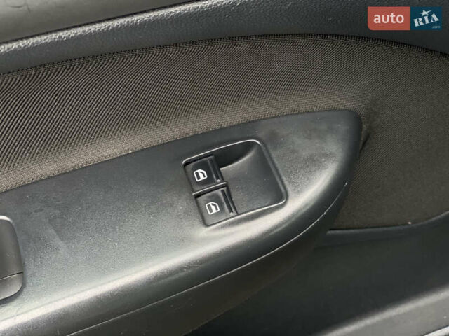 Черный Шкода Октавия, объемом двигателя 1.6 л и пробегом 258 тыс. км за 8500 $, фото 29 на Automoto.ua