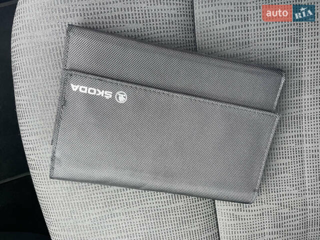 Черный Шкода Октавия, объемом двигателя 1.8 л и пробегом 198 тыс. км за 11500 $, фото 70 на Automoto.ua