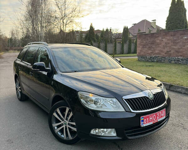 Черный Шкода Октавия, объемом двигателя 2 л и пробегом 217 тыс. км за 10550 $, фото 8 на Automoto.ua