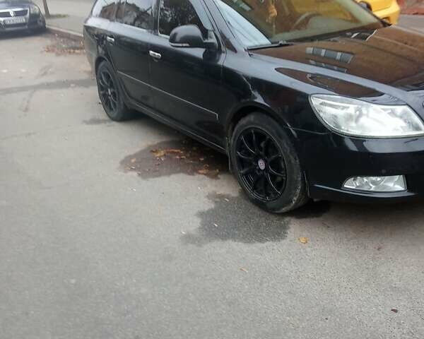 Черный Шкода Октавия, объемом двигателя 1.6 л и пробегом 270 тыс. км за 8500 $, фото 1 на Automoto.ua