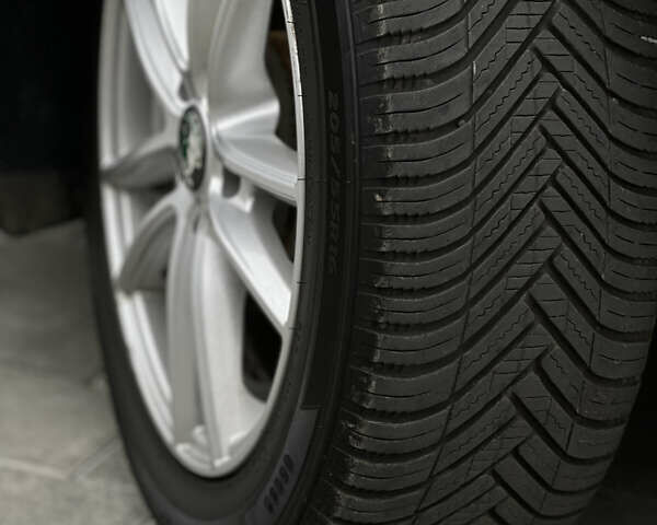 Чорний Шкода Октавія, об'ємом двигуна 1.8 л та пробігом 195 тис. км за 8900 $, фото 21 на Automoto.ua